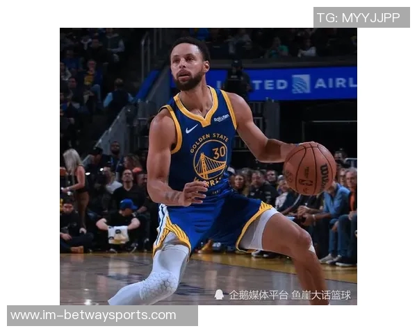 克莱半场神勇表现三分球9中6狂砍23分引发全场惊叹