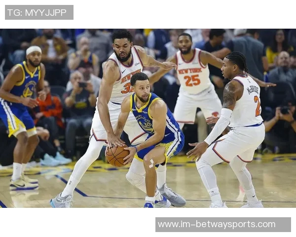 克莱半场神勇表现三分球9中6狂砍23分引发全场惊叹