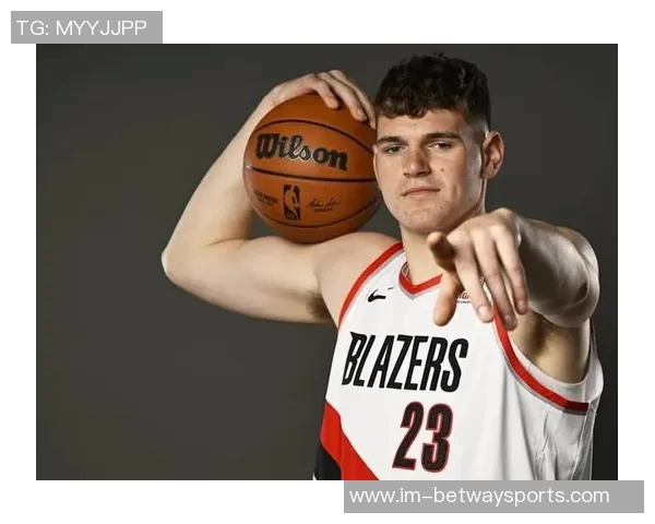 杨瀚森回应记者提问称将与克林根联手对抗比卢普斯